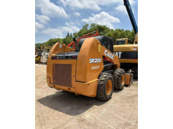 Miniładowarka CASE SR 200: zdjęcie 1